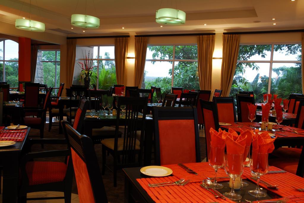 Protea Hotel By Marriott Umfolozi River Richards Bay Exterior foto