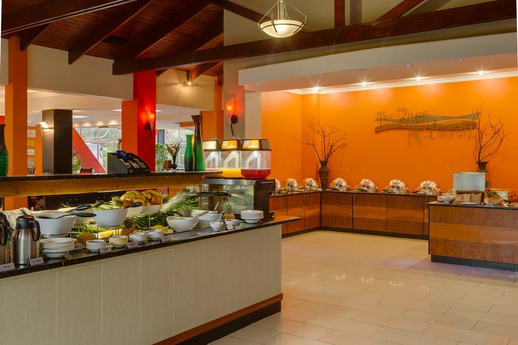 Protea Hotel By Marriott Umfolozi River Richards Bay Exterior foto