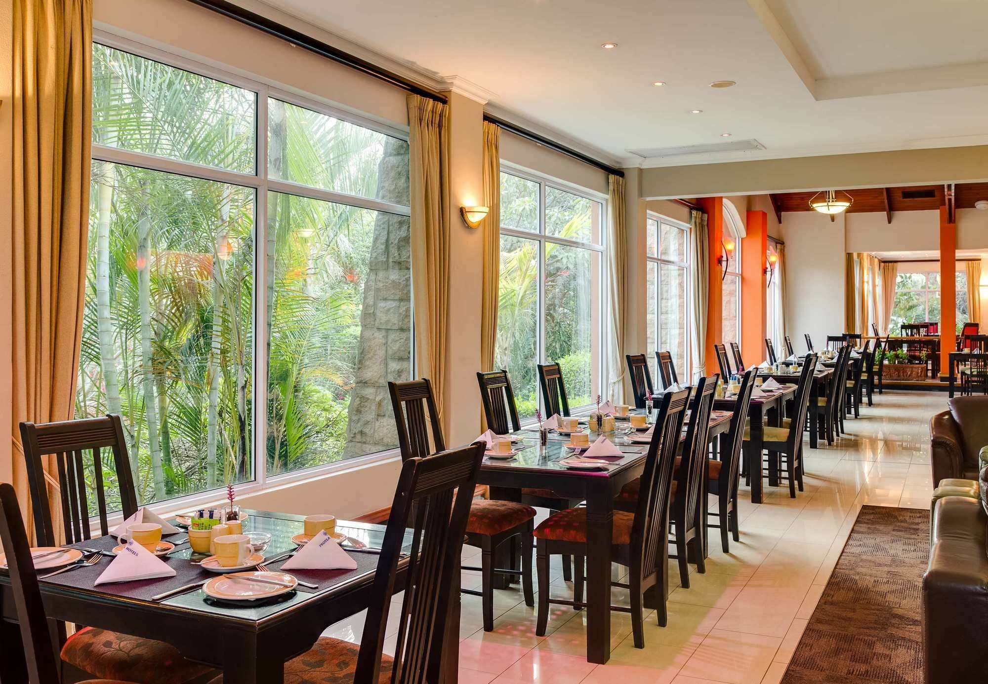 Protea Hotel By Marriott Umfolozi River Richards Bay Exterior foto