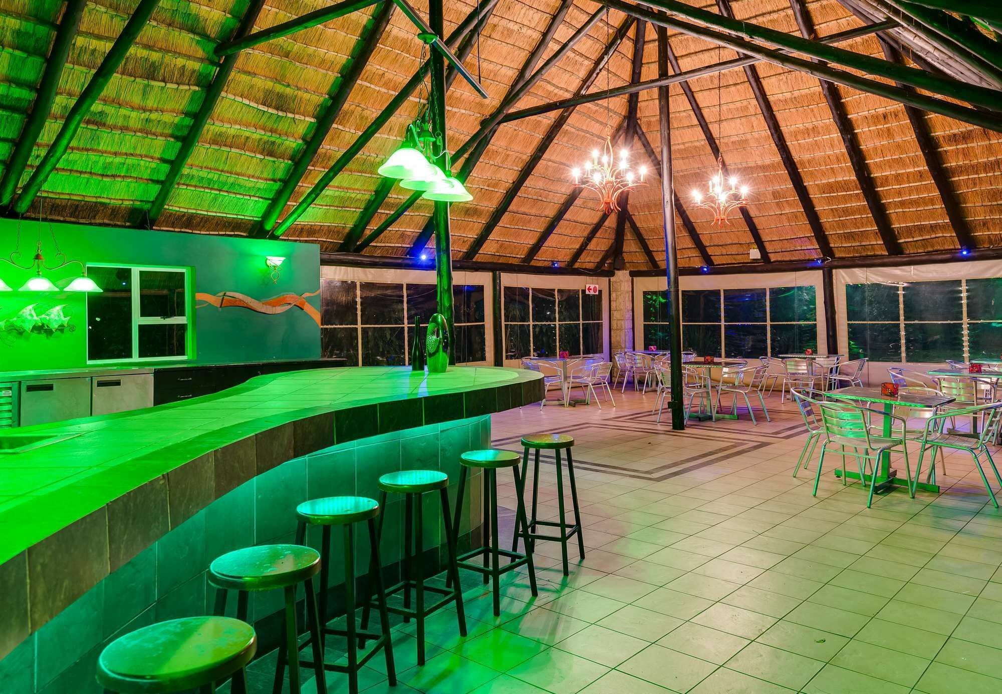 Protea Hotel By Marriott Umfolozi River Richards Bay Exterior foto
